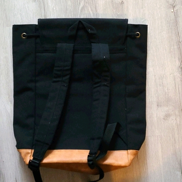 Backpack - Picture 2 of 3